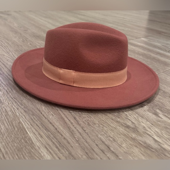 Saks Fifth Avenue Accessories - Saks Fifth Avenue Dusty Rose Rancher Hat